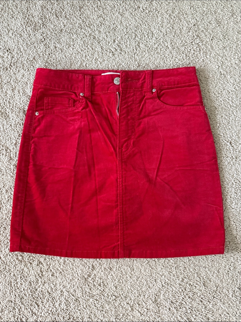Red skirt S